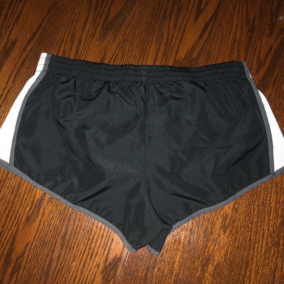 Active shorts - Picture 5 of 5